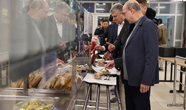 Selçuklu Belediye Başkanı Ahmet Pekyatırmacı öğrencilerle sahur yaptı