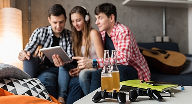 Uzmanlı anlattı: Dijital bağımlılık beynin ödül sistemini hedef alıyor