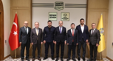 Başkan Altay’dan şampiyonlara Taş Bina’da özel ağırlama