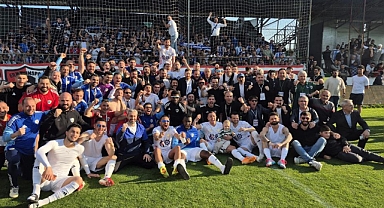 Erzurumspor FK maçtan sonra şampiyonluğunu kutladı 