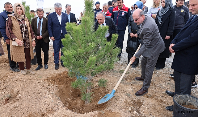 Geleceğe yeşil miras! Konya'da 9 bin 400 fidan toprakla buluştu