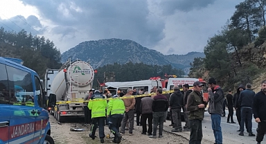 Isparta-Antalya karayolunda feci kaza: 7 ölü