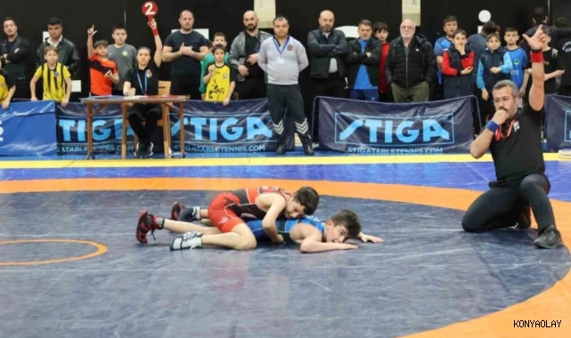 Konya'nın 'altın' çocukları! Minderde şampiyonluk yemini