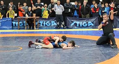 Konya'nın 'altın' çocukları! Minderde şampiyonluk yemini