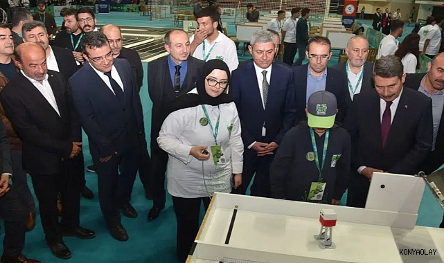 Konya'da robotlar kıyasıya yarışıyor