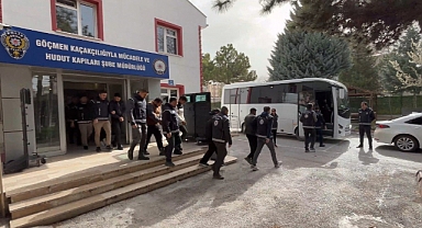 Konya merkezli göçmen kaçakçılığı operasyonu: 10 tutuklama