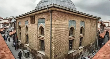 Konya’nın ‘Sır’ dolu tarihi cami… Hem şifa dağıtıyor hem de kendini saklıyor