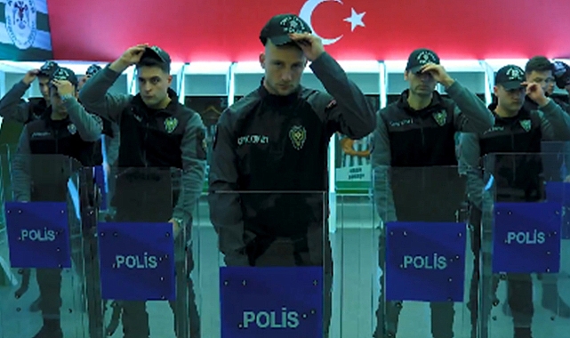 Konyasporlu futbolcular polislik yaptı