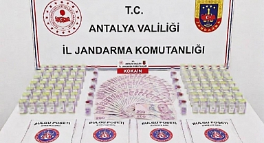 Antalya’da turistlere uyuşturucu satan 15 kişi tutuklandı 