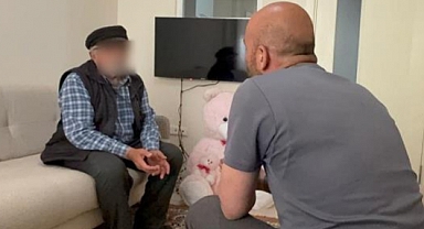 Baba ile oğul aynı koğuşta yatıyor