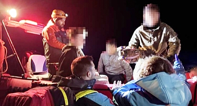 Botla açıldıkları gölde mahsur kaldılar