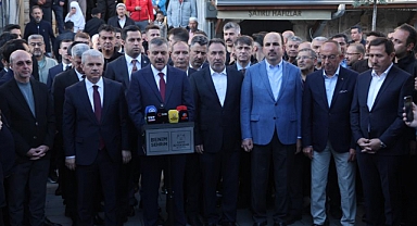 İçişleri Bakanı Çiftçi bayram namazını Konya'da kıldı 