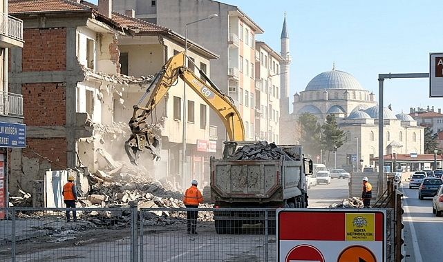 Konya'da Ulaşım Düzenlemesi! O Cadde Araç Trafiğine Kapatılıyor