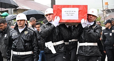 Polis memuru kalbine yenik düştü   