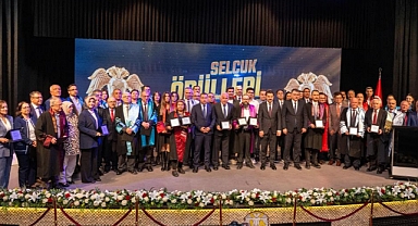 Selçuk Üniversitesinde başarıya katkı sağlayanlar onurlandırıldı   