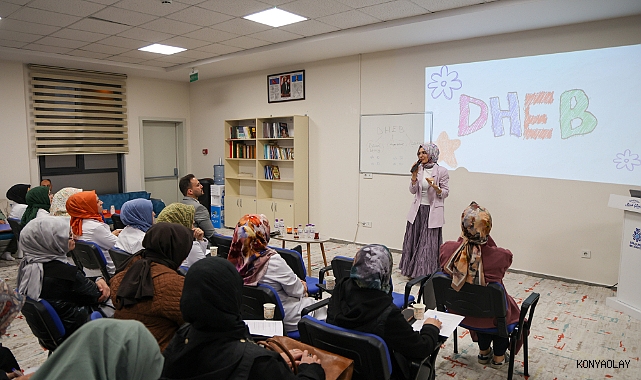 Selçuklu Belediyesi aileleri eğitim seminerleri ile bilgilendiriliyor