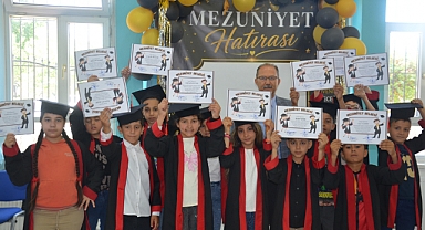 Asırlık Eğitim Çınarı Nesrin ve Ayşegül Kardeşler İlkokulu 99. mezunlarını verdi