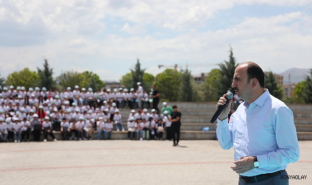 Başkan Altay ve çocuklardan Dünya Çevre Günü’nde örnek davranış