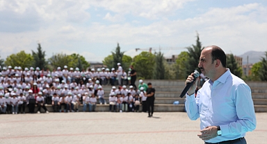Başkan Altay ve Çocuklardan Dünya Çevre Günü’nde Örnek Davranış
