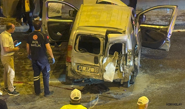 Hafif ticari araçla otomobilin karıştığı kazada: 1'i ağır 7 kişi yaralandı