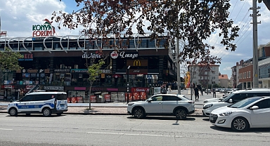 Kafe kurşunlayan şüpheli aracını bırakarak kaçtı