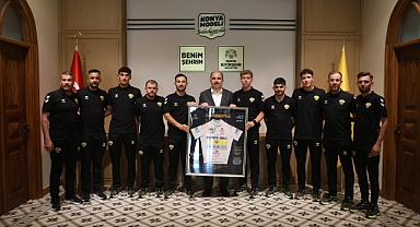 Konya Büyükşehir Bisiklet Takımı’ndan Başkan Altay’a ziyaret