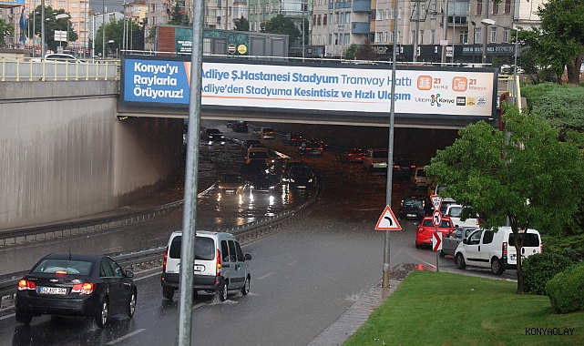 Konya'da sağanak yağış etkili oldu