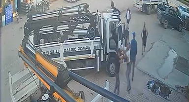 Yumruk, tokat ve tekmelerin havada uçuştuğu kavga
