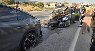 Ankara'da zincirleme kazada arabalar birbirine girdi! Yaralılar var