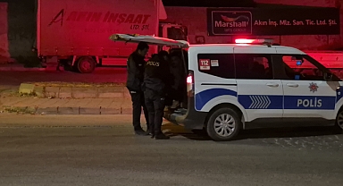 Cezaevinden izinli çıktı annesini bıçakla kovaladı