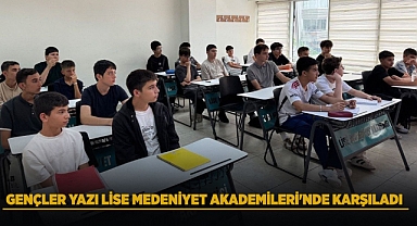 Gençler, Yazı Lise Medeniyet Akademileri'nde Karşıladı