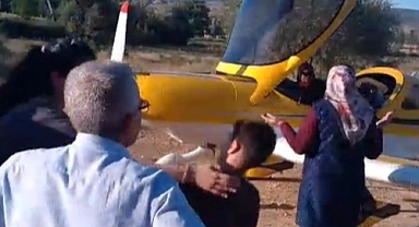 Hava taksiyle köyüne uçtu, tarlaya indi