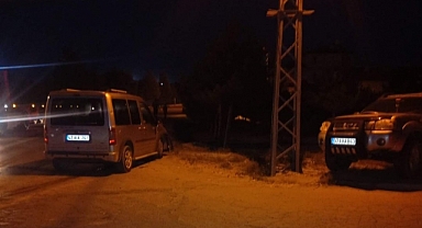 Karapınar’da iki kamyonet çarpıştı: 2 yaralı