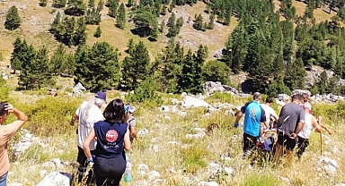 Kayalıklardan düşen şahıs ambulans helikopterle hastaneye sevk edildi