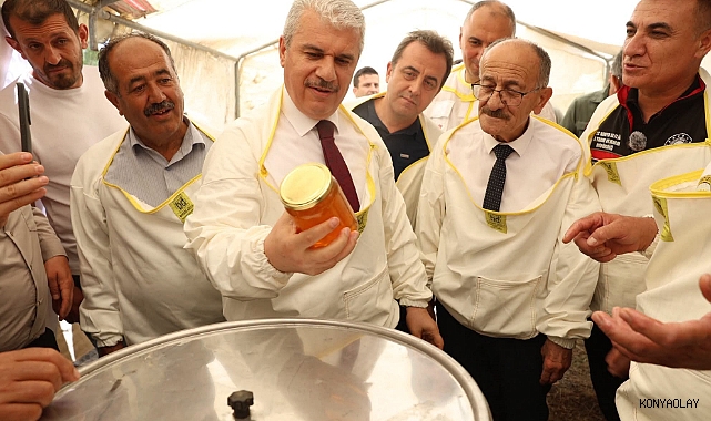 Konya'da geleneksel bal hasadı programı