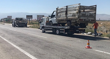 Konya'da kamyonetler çarpıştı! Yaralılar var