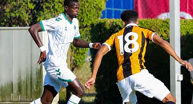 Konyaspor, İngiliz ekibine farklı yenildi