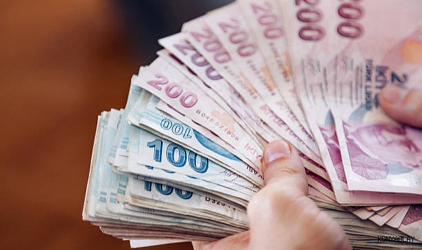 Maaşını evine harcamayan adama kötü haber