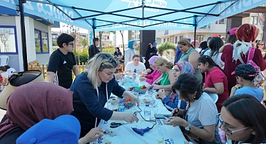 Mahalle şenlendiren otobüs