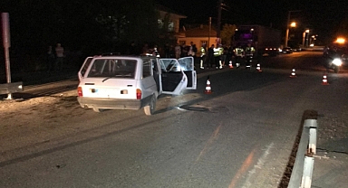 Otomobille çarpışan motosikletin sürücüsü ağır yaralandı