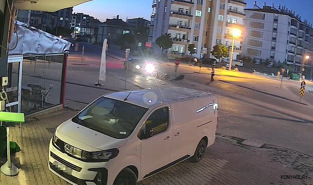 otomobille çarpışan motosikletli yaralandı