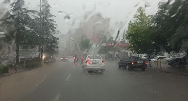 Seydişehir'de iş yerlerini su bastı