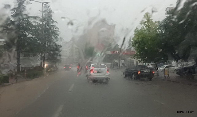 Seydişehir'de iş yerlerini su bastı