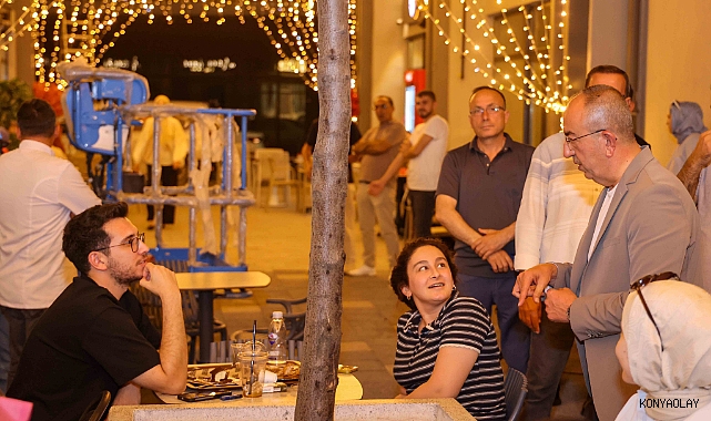 Suriçi çarşısı geceleri ışıl ışıl