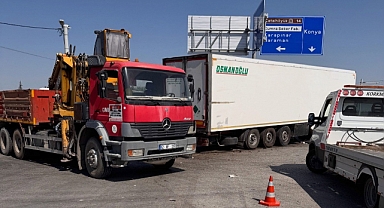 Tır ile otomobil çarpıştı: 2 ölü, 2 yaralı