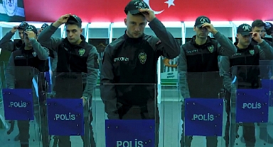 Konyasporlu futbolcular Polis Haftası için polislik yaptı